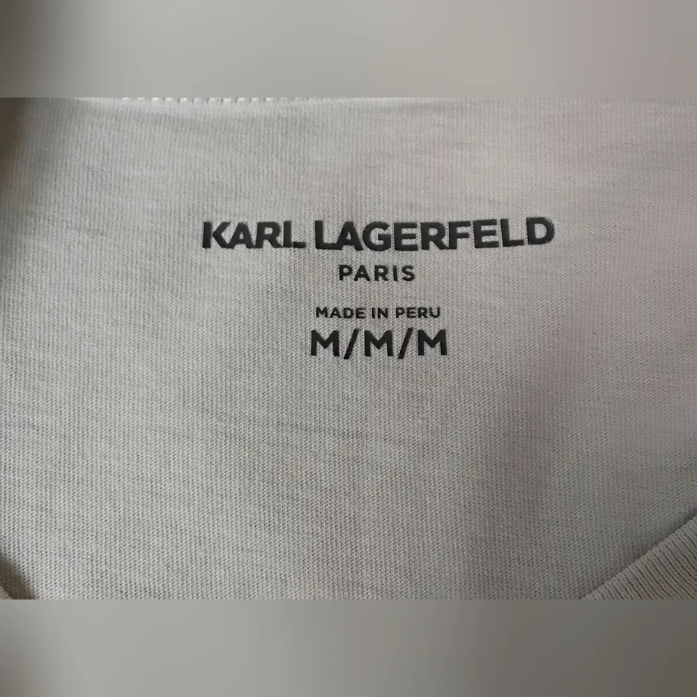 KARL LAGERFELD Men’s Short Sleeve T-Shirt Paris Size  Med Beige w/Black - Picture 3 of 9